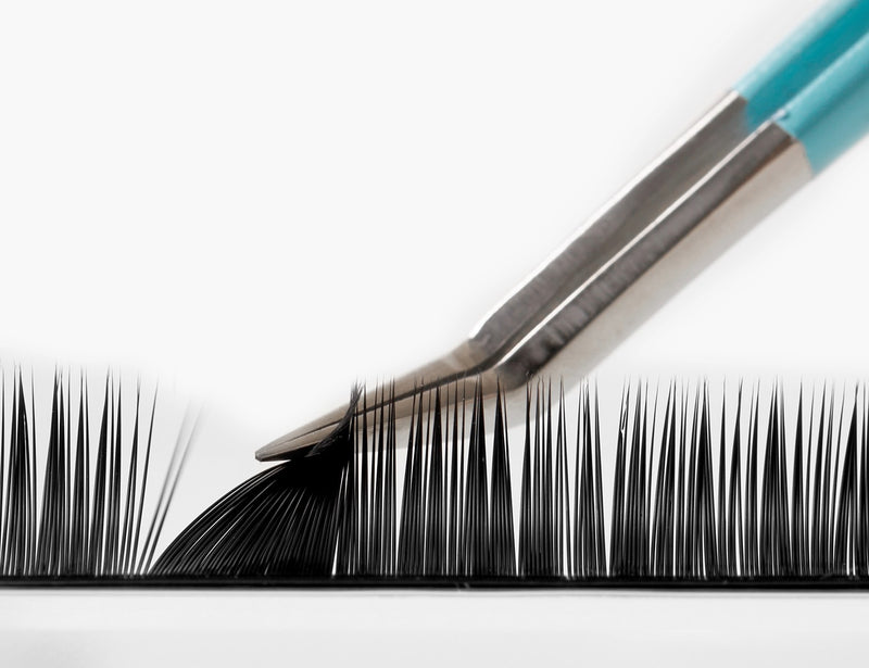 What to Know Before You Shop for Professional Lash Extensions